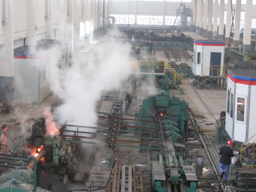 宜春无缝钢管厂家生产车间